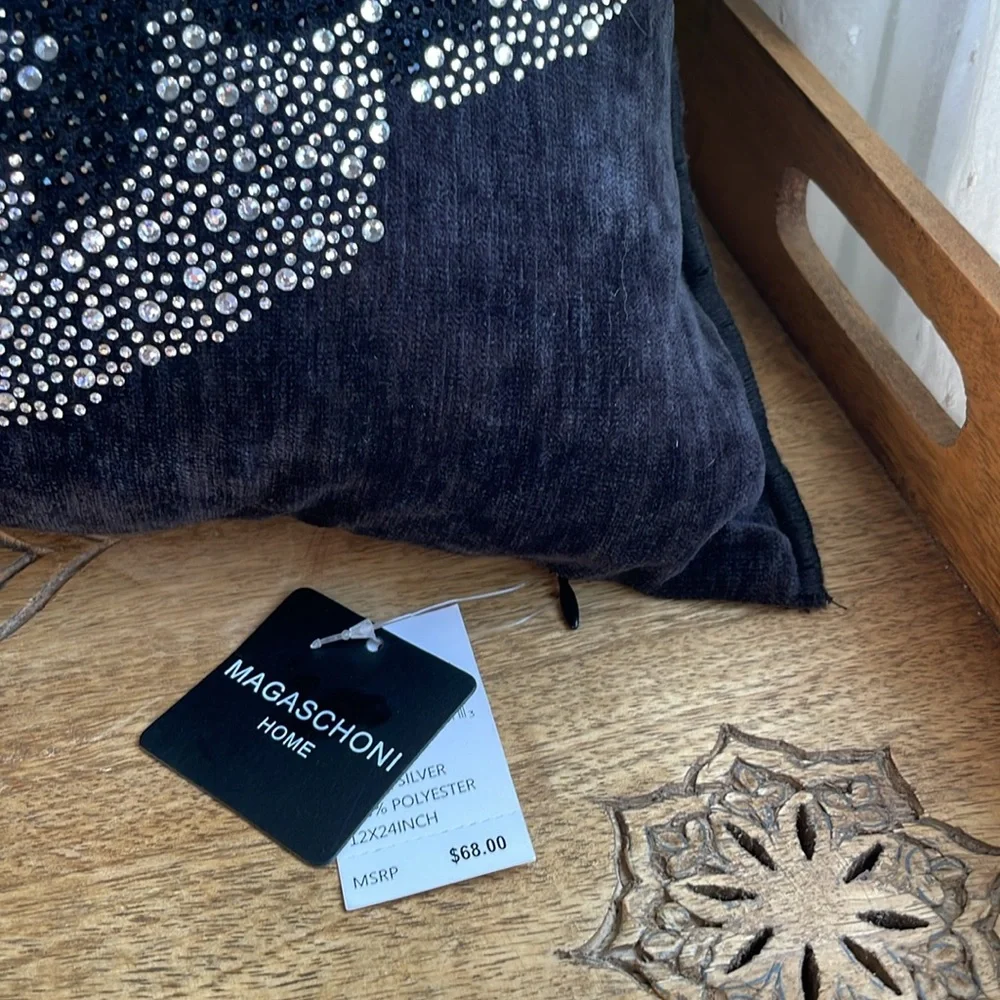 🎉HP🎉💀Gorgeous Skull Accent Pillow 💀Sparkling beaded design! NWT! - Picture 9 of 16